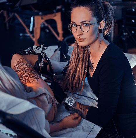 Cursos de arte corporal en Las Condes, Los mejores cursos avanzados de tatuajes y piercing de Chile.